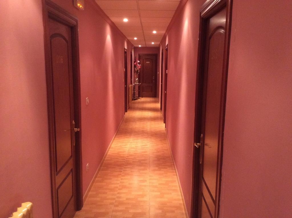 Hostal Juli San Justo de la Vega Exterior photo